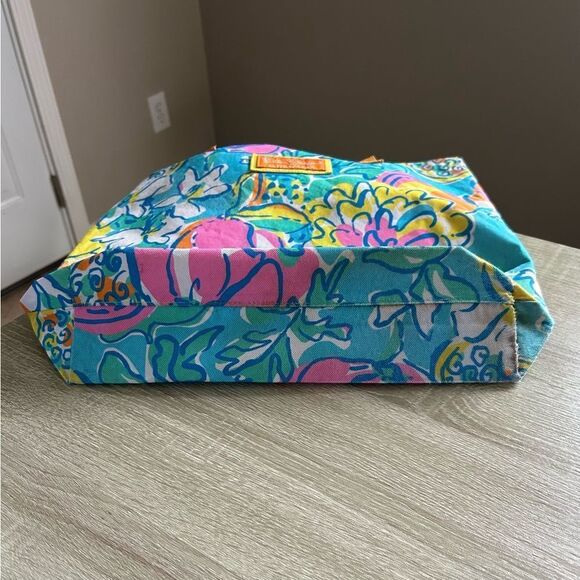 PREOWNED … LILLY PULITZER For Estée Lauder Tote Bag - Picture 3 of 4